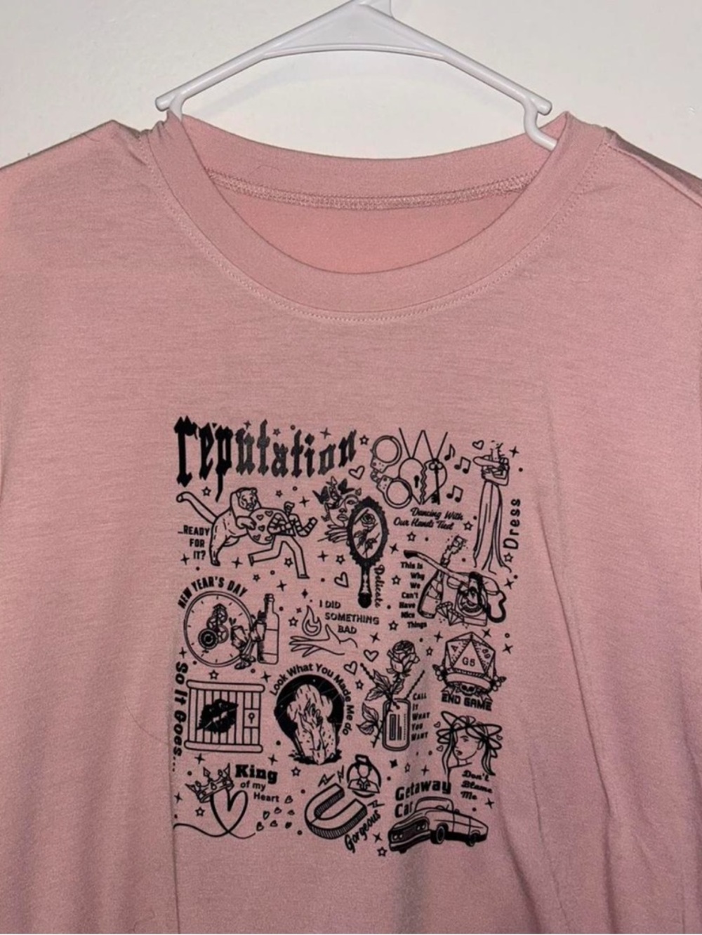 Taylor Swift Reputation Tee - Picture 2 of 7